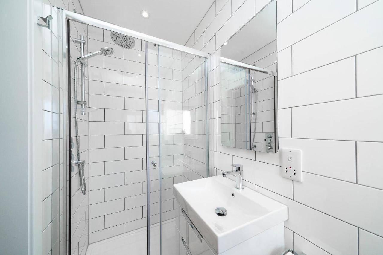 W. Queen St. Apt. บรอธตีเฟอร์รี ภายนอก รูปภาพ